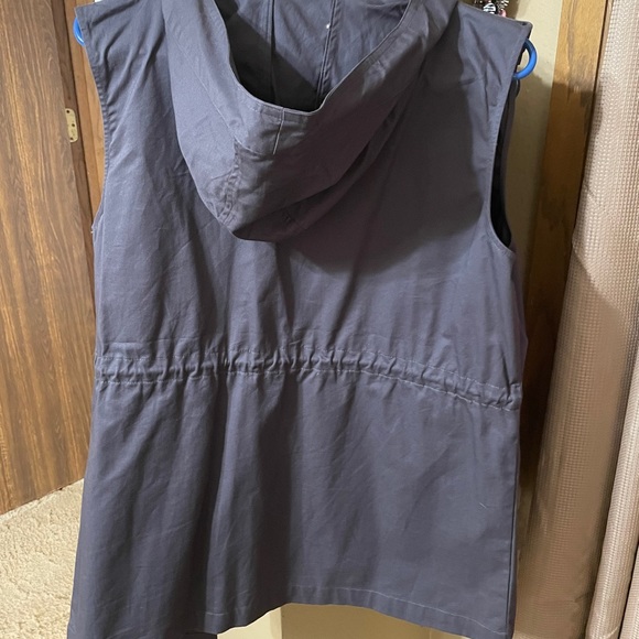 Utility vest - Picture 2 of 3